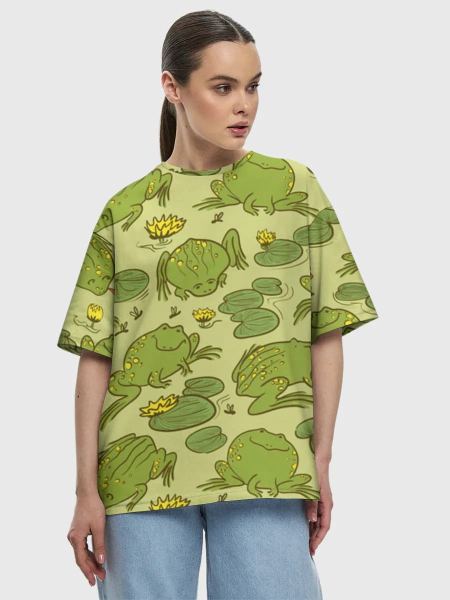 Cute Frogs And Lily Pads — Women's oversized cotton T-shirt